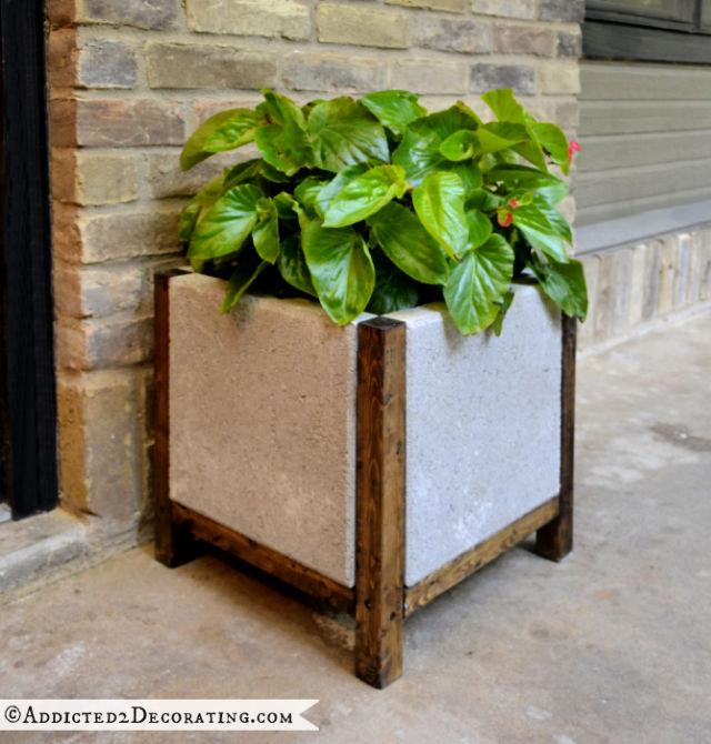 Easy DIY Wood and Concrete Planter