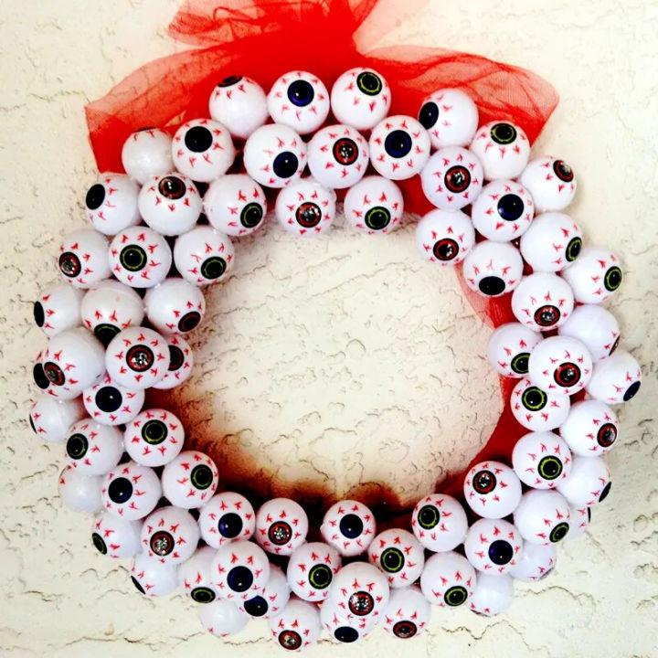 Easy Eyeball Halloween Wreath