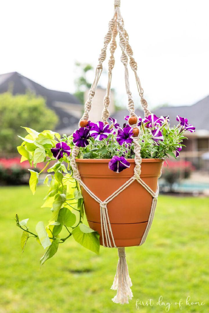 Macrame Plant Hanger for Beginners