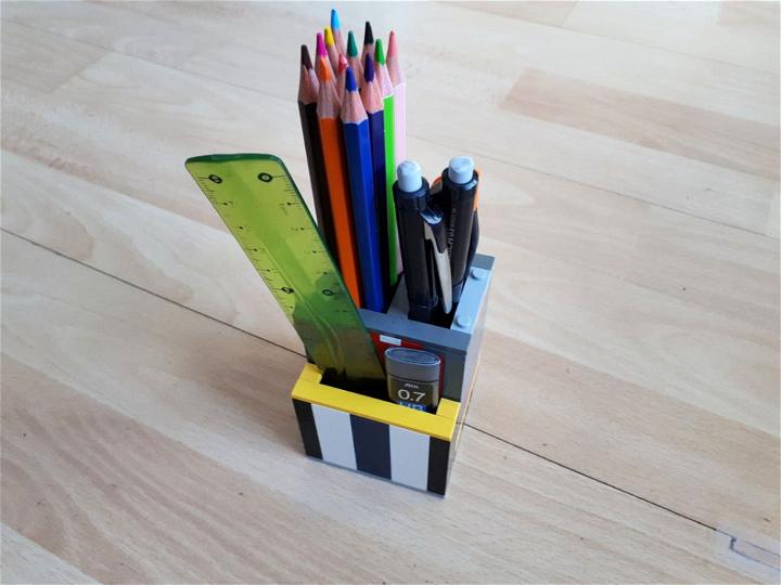 Make a Lego Pen Holder