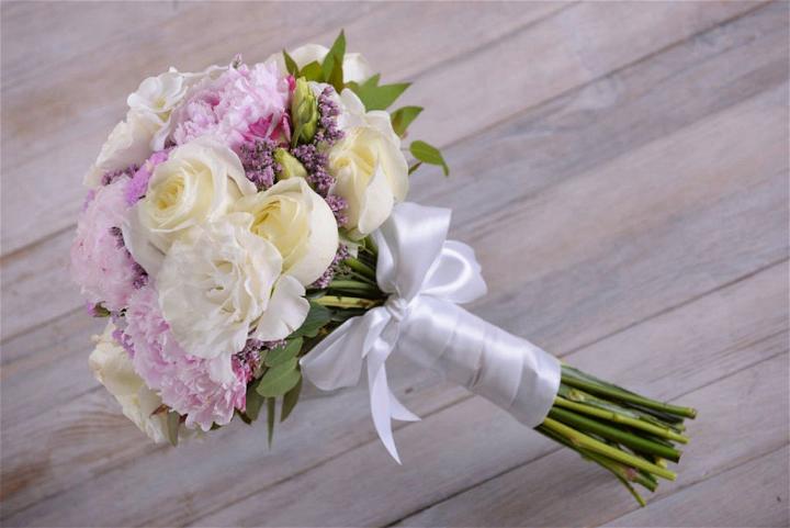Simple DIY Bridal Bouquet