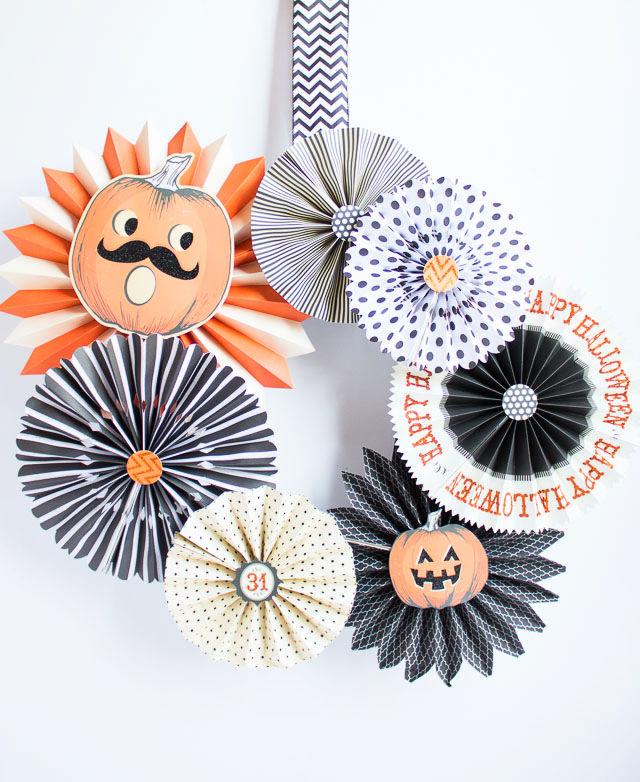 The Cutest Halloween Paper Fan Wreath