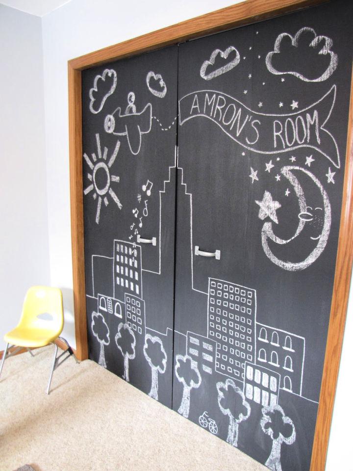 Cool DIY Chalkboard Closet Doors