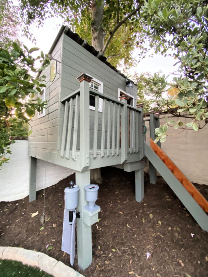 DIY Backyard Treehouse 