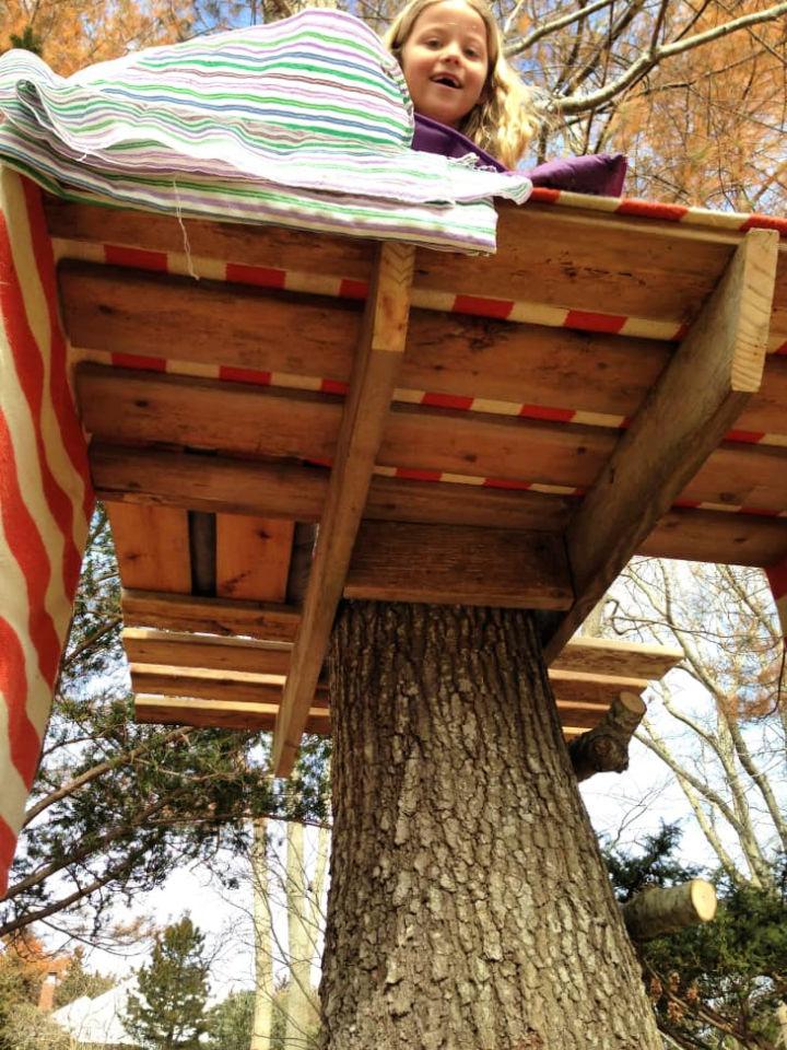 Girls Tree House Using Scrap Wood and Branches