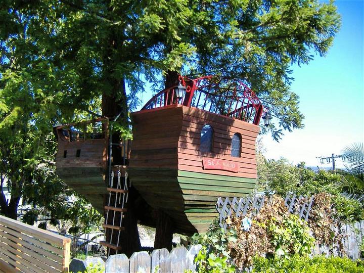 Pirate Ship Tree House 1