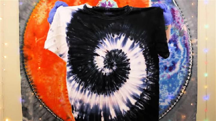 Black and White Spiral Tie Dye Pattern
