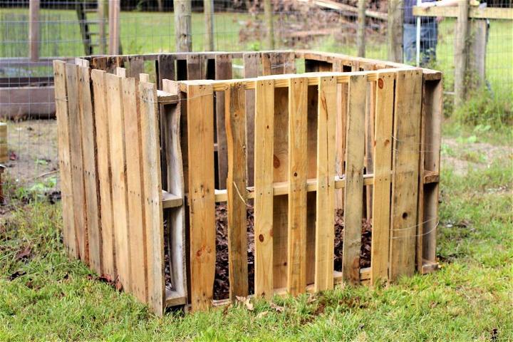 Build A Pallet Compost Bin