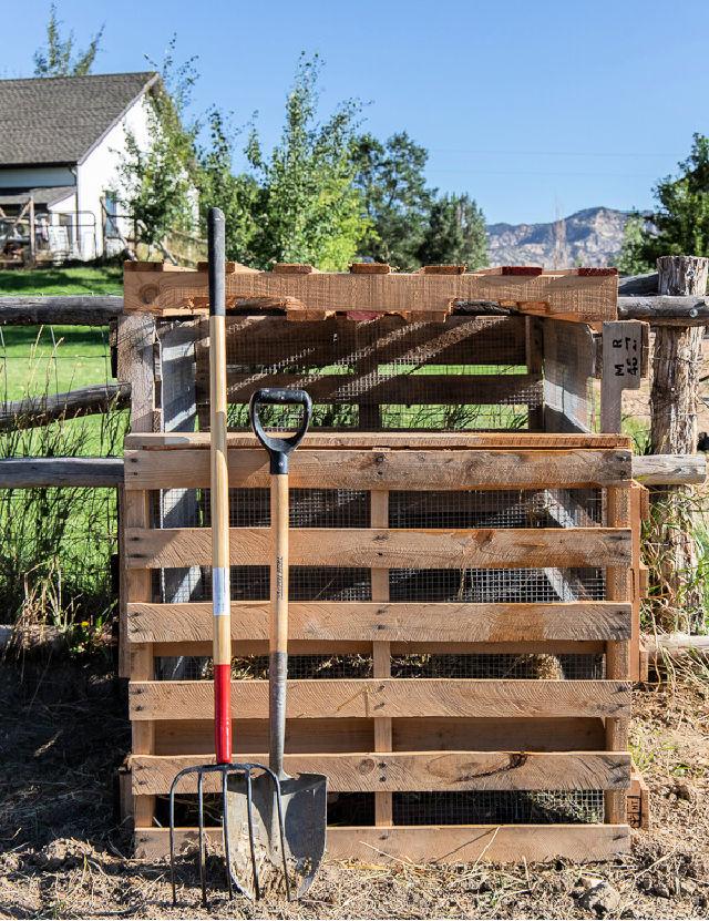 Building A Pallet Compost Bin