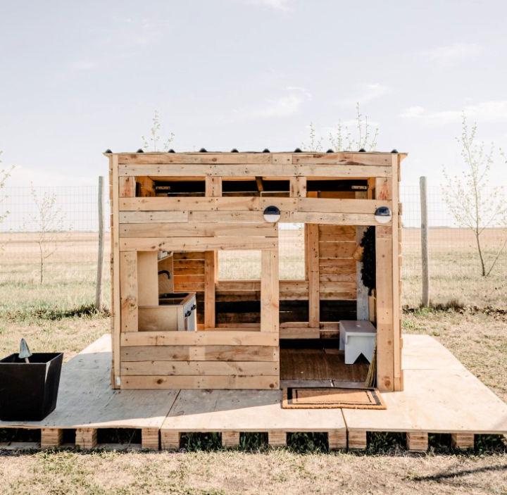 Building A Pallet Playhouse