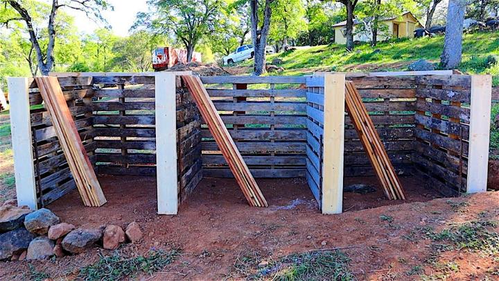 Building Pallet Compost Bins