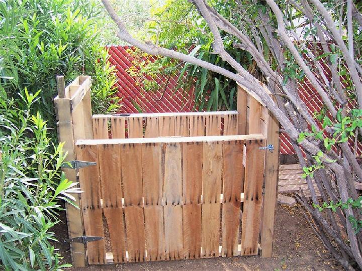 Compost Bin From Pallets
