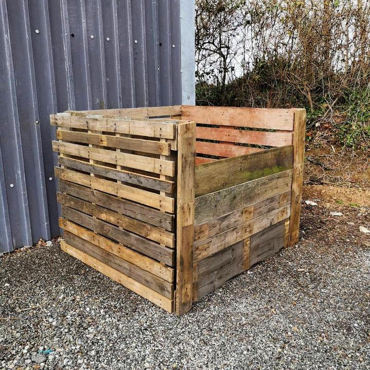 Compost Bin Made From The Pallets