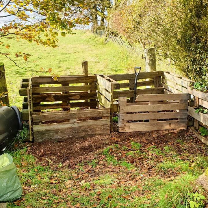 Compost Bin Out Of Old Pallets