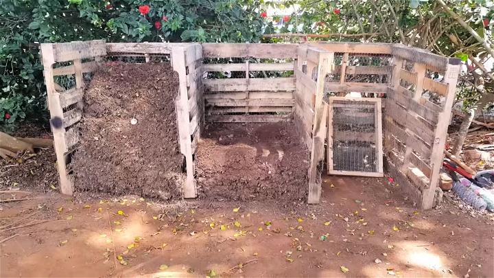 Compost Using Pallet Wood Bins