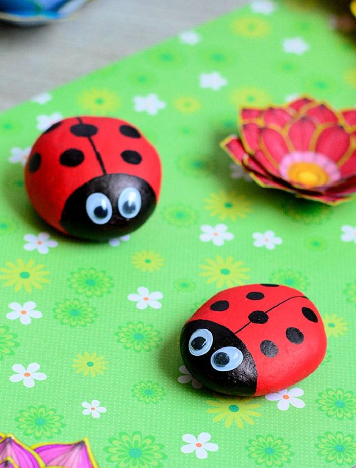 Cute Painted Ladybug Rocks Craft for Kids