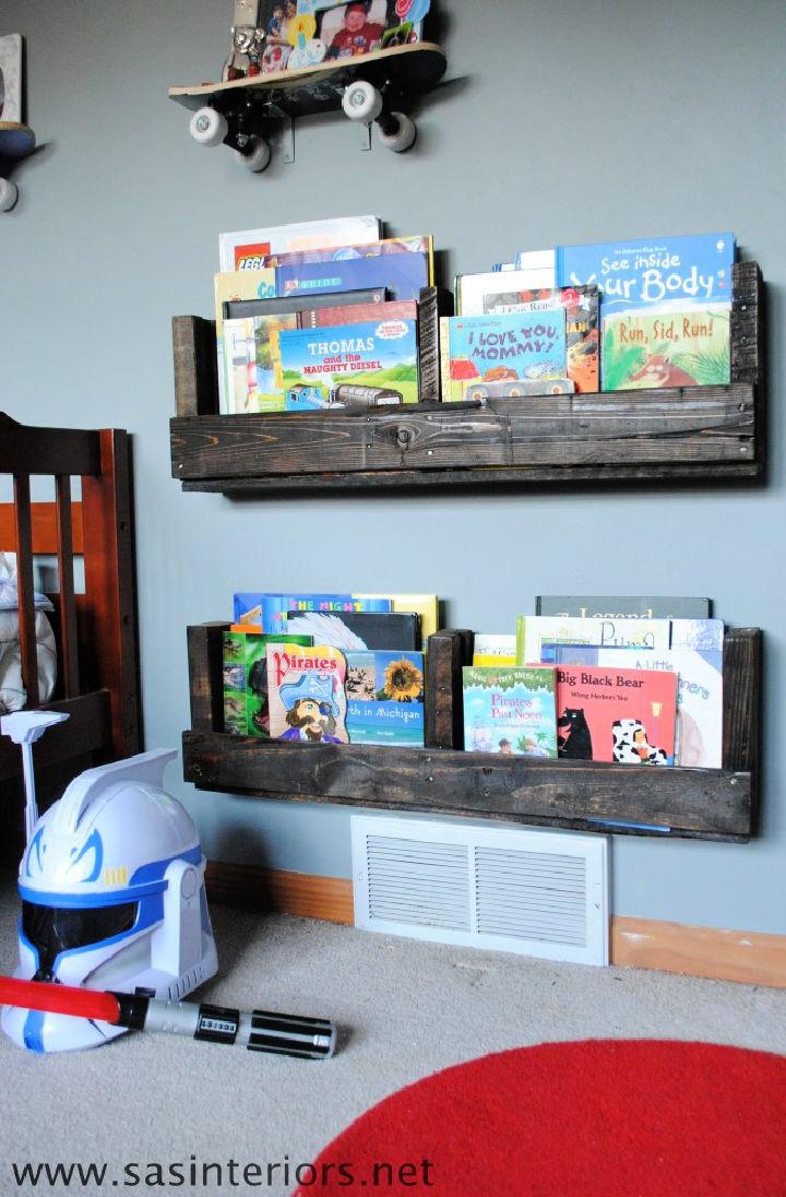 DIY Bookshelf Out of Pallet