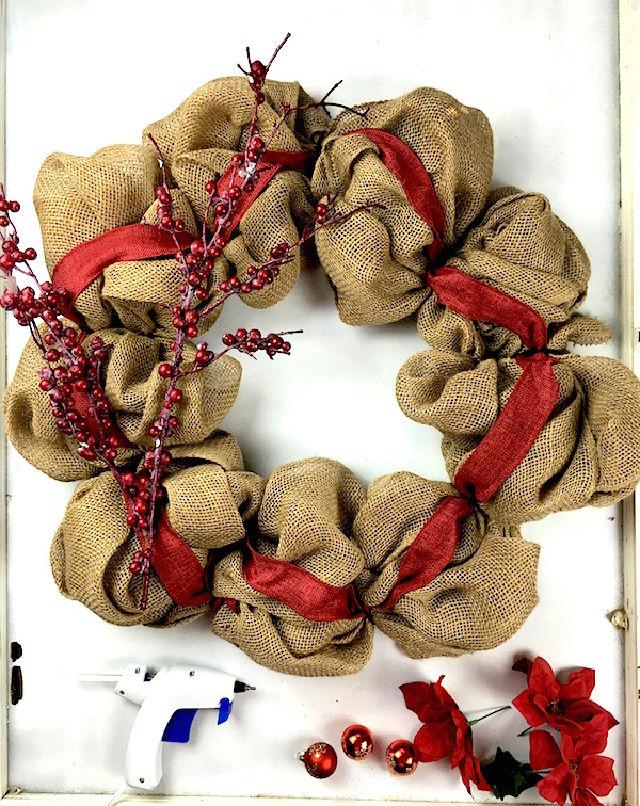 DIY Burlap Wreath with Pipe Cleaners