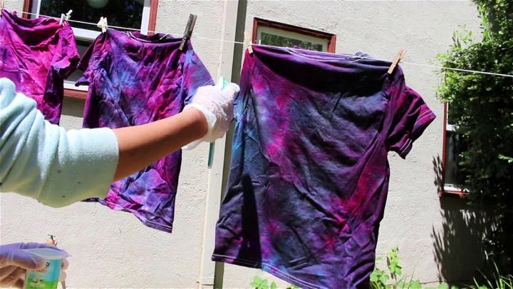 DIY Galaxy Tie Dye