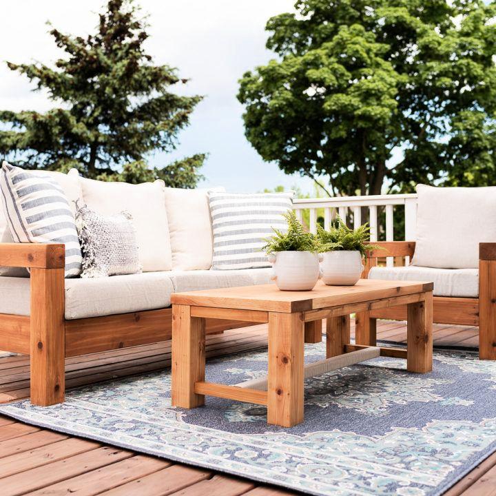 DIY Outdoor Coffee Table