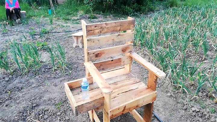 DIY Pallet Chair