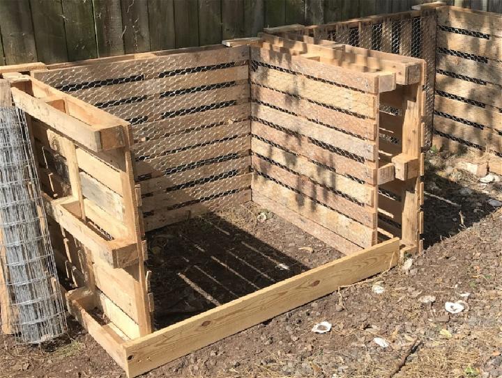 DIY Pallet Compost Bin