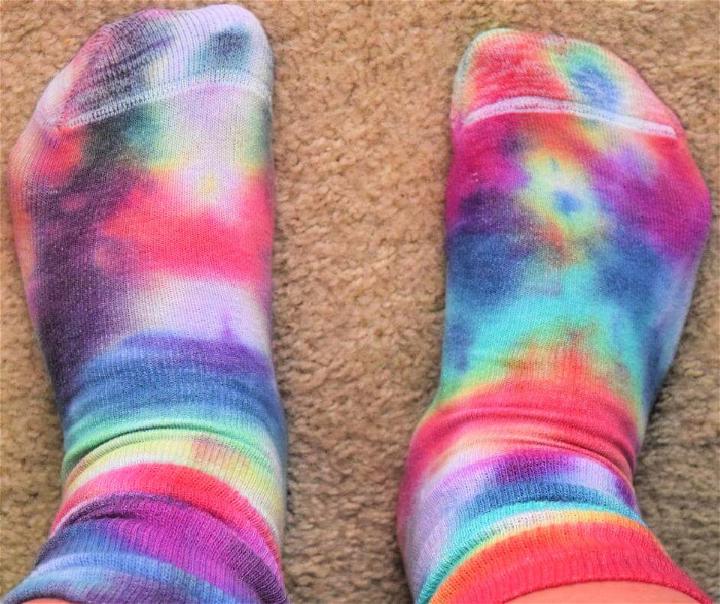 DIY Reverse Tie Dye Socks