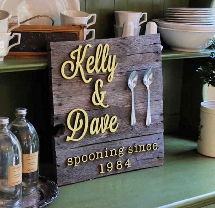 DIY Spooning Pallet Sign