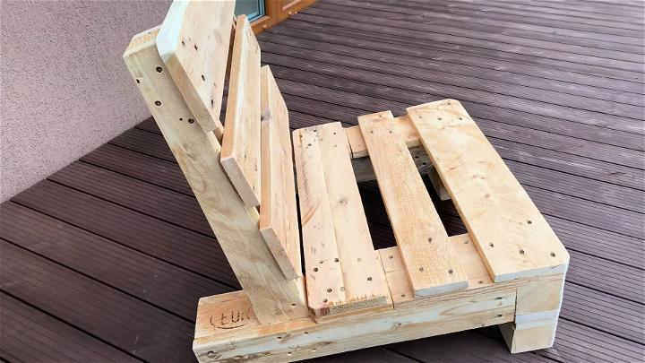 Deck Chair From Pallets