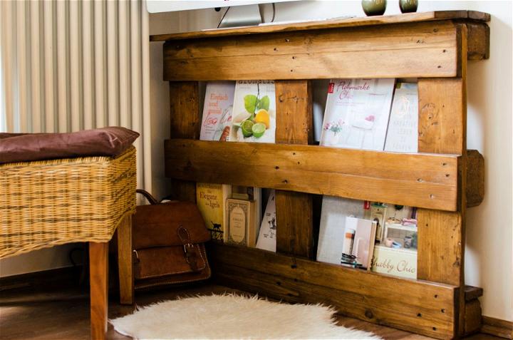 Desk Using Old Wooden Pallet