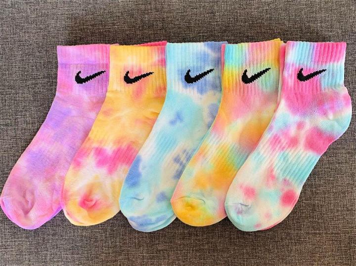 Easy Rainbow Tie Dye Socks