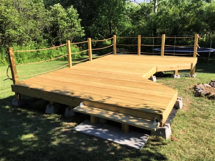 Elevated Floating Deck on Uneven Ground