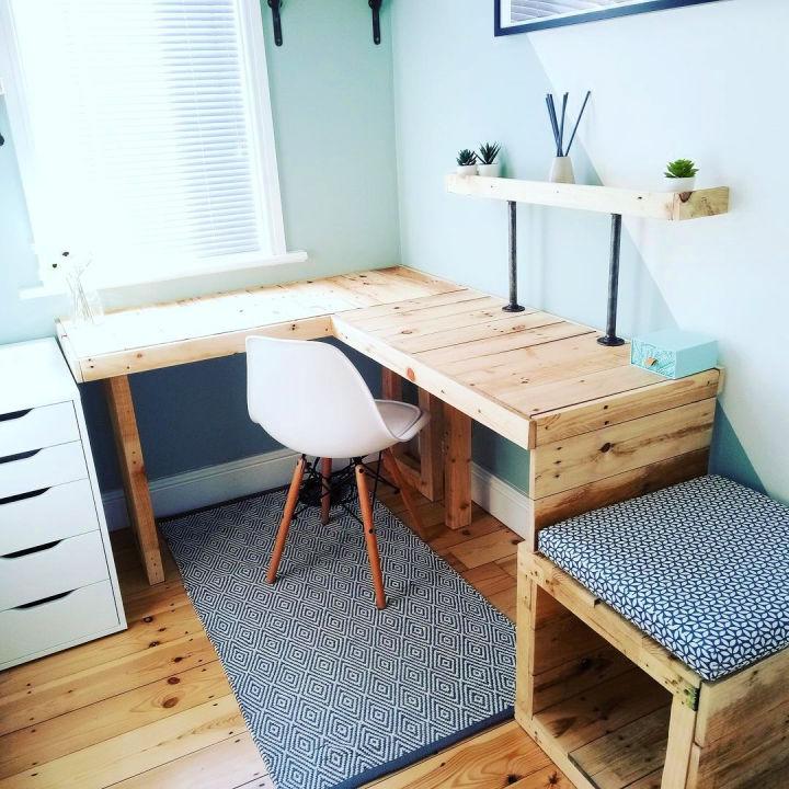 Fantastic Corner Pallet Desk