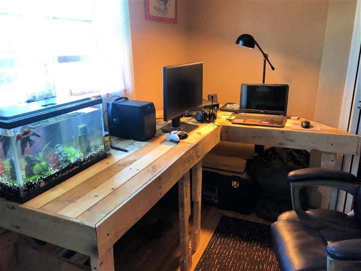 Handmade Pallet Desk