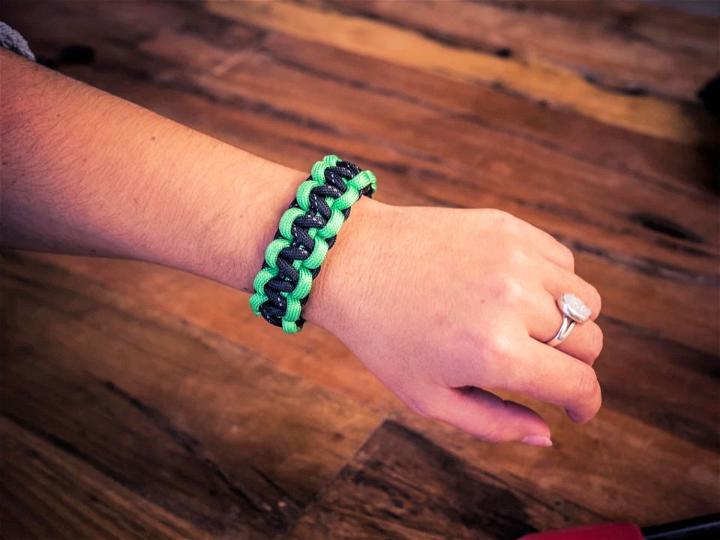 How To Make A Paracord Bracelet