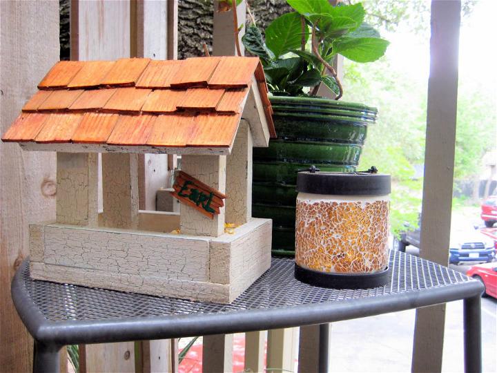 How to Build a Squirrel Feeder