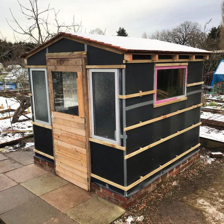 Inexpensive Pallet Shed