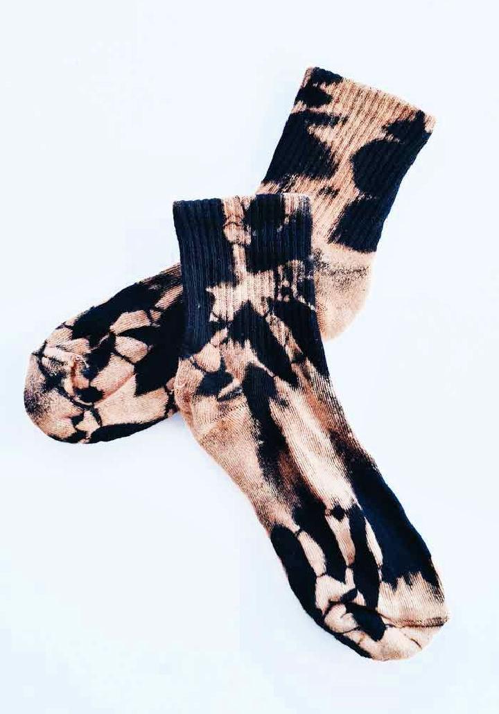 Make a Bleach Tie Dye Socks