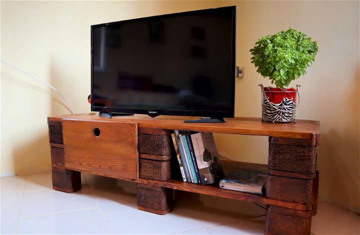 Make a TV Stand From Pallets