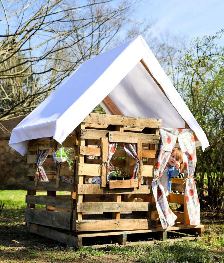 Outdoor Pallet Play House