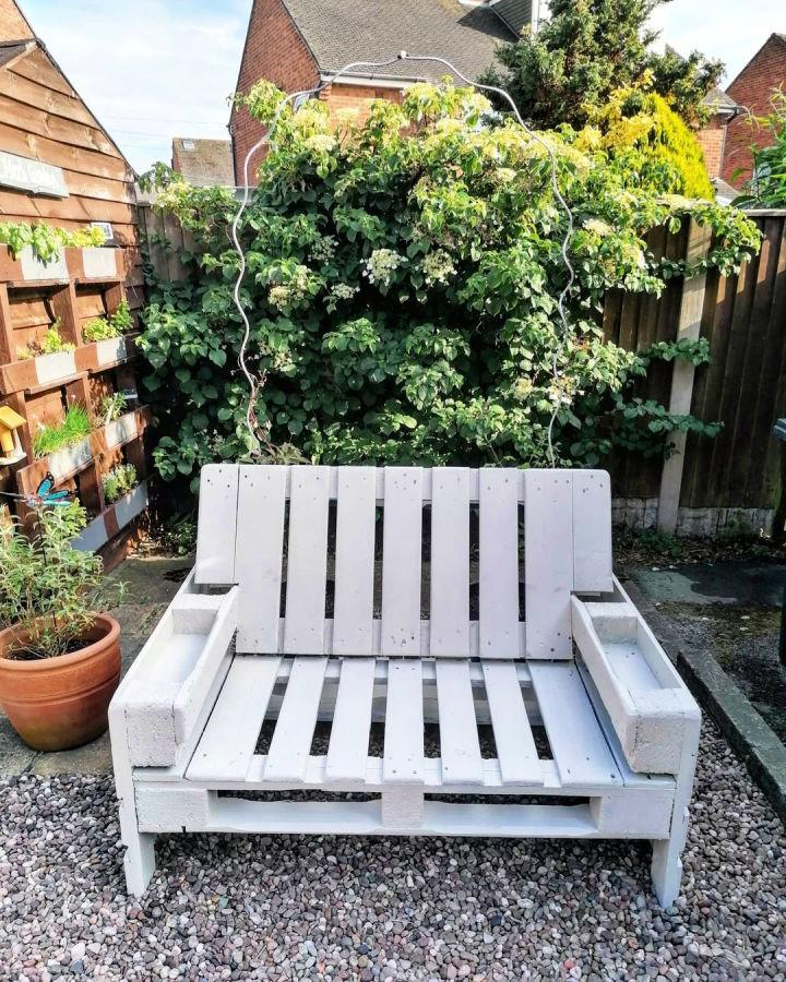 40 DIY Wood Pallet Bench Plans And Ideas Blitsy   Painted Pallet Bench 