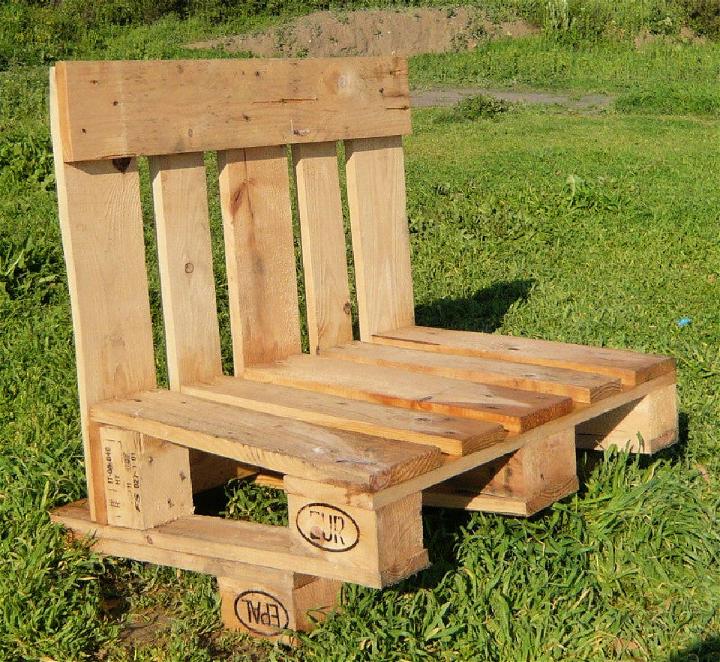 Pallet Backyard Bench