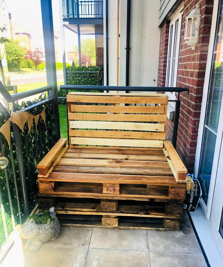 Pallet Bench For Outdoor Space