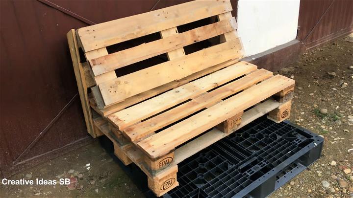 Pallet Bench Under 10 Minutes