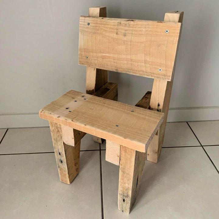 Pallet Chair For Little People