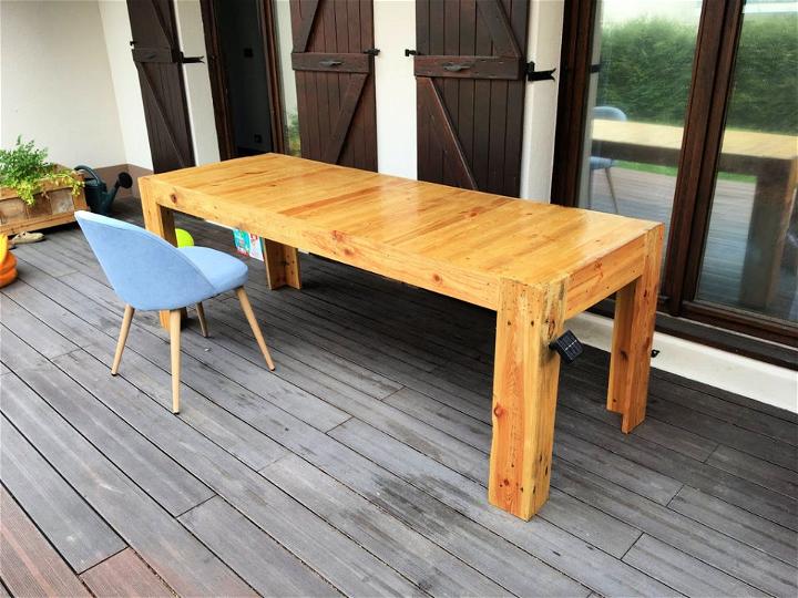 Pallet Dining Table With Solar Lights