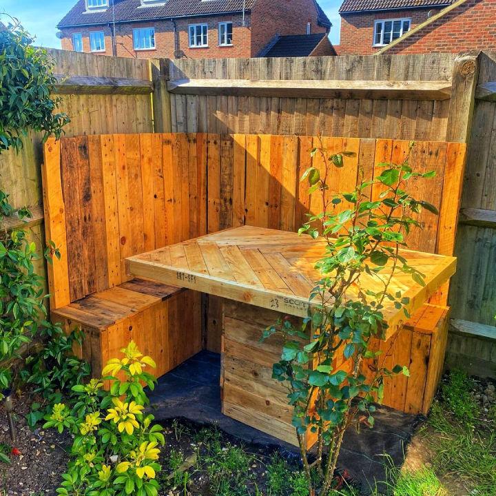 Pallet Garden Dining Table