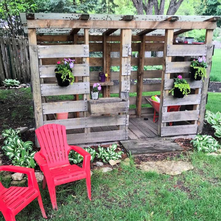 Pallet Garden Playhouse