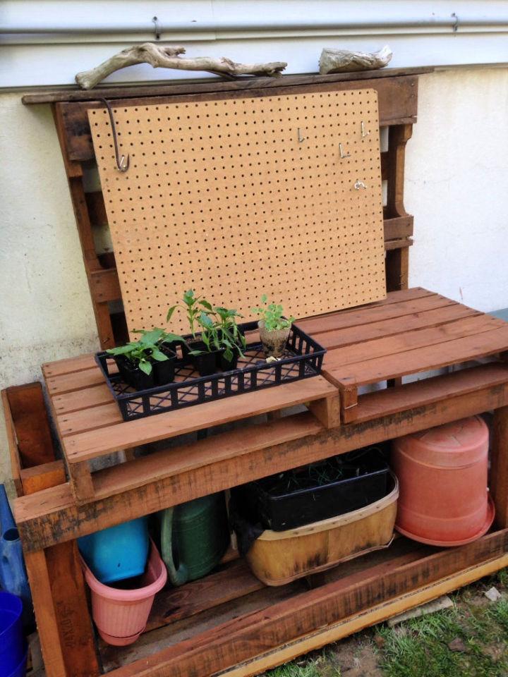 Pallet Potting Bench