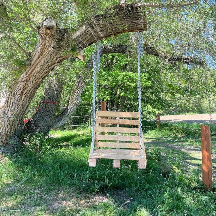 Pallet Swinging Chair